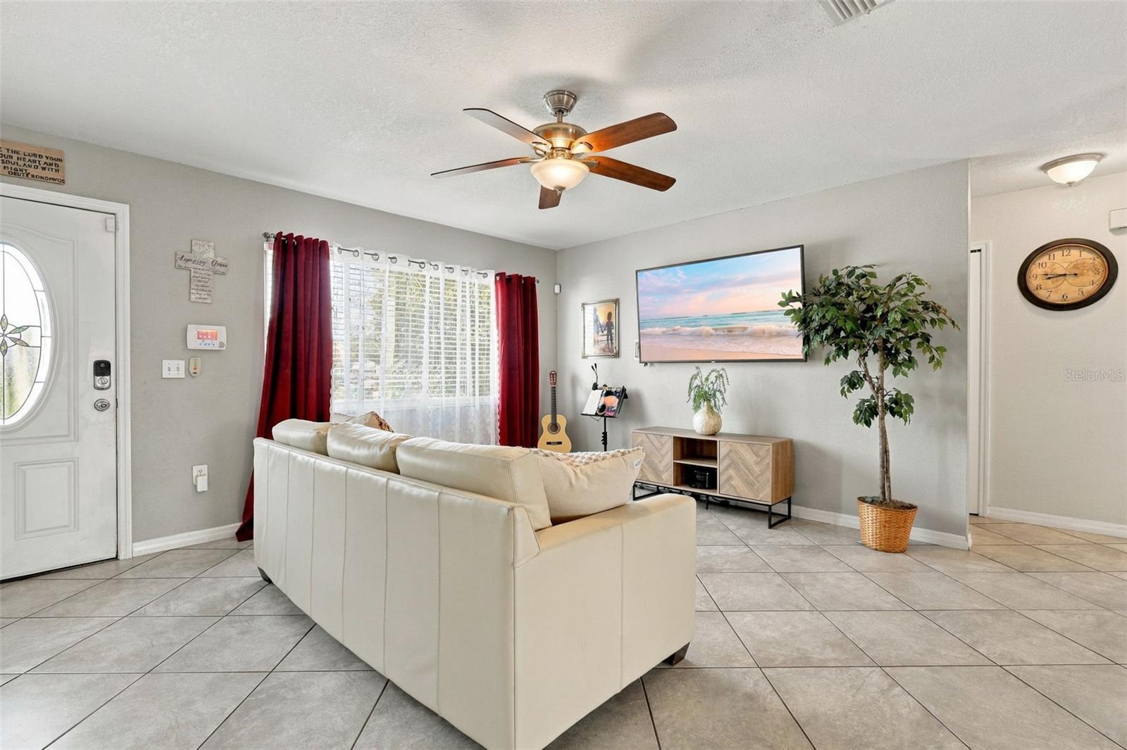 1379 DANDELION DR
