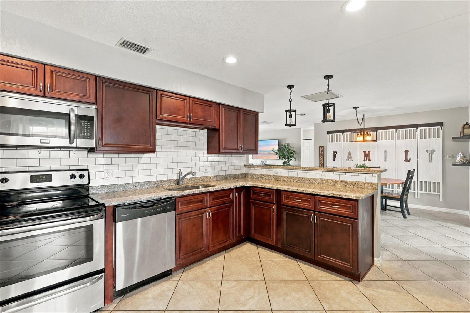1379 DANDELION DR