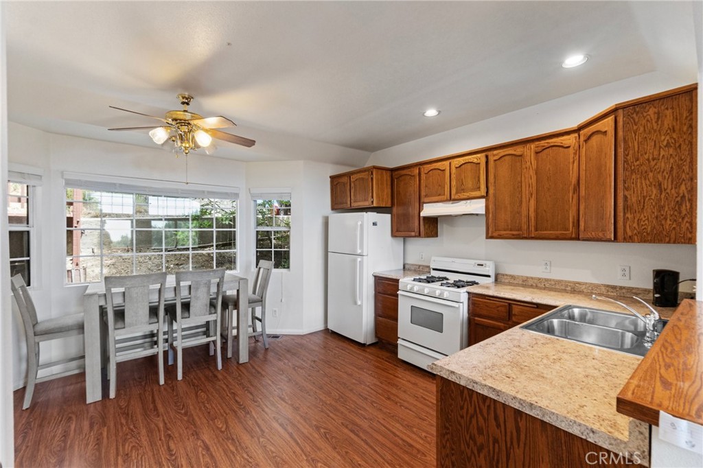 779 W Victoria Court