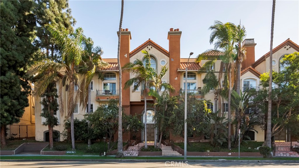 7120 La Tijera Boulevard C101