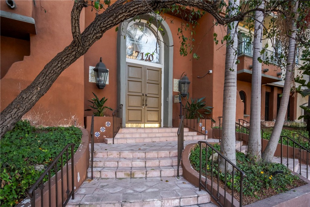 7120 La Tijera Boulevard C101