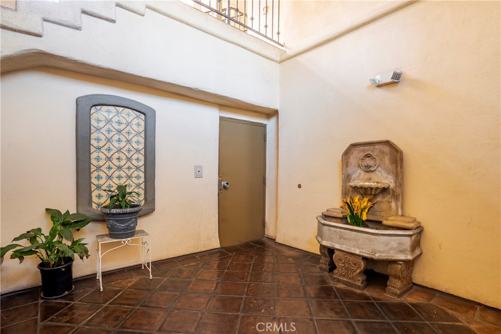 7120 La Tijera Boulevard C101