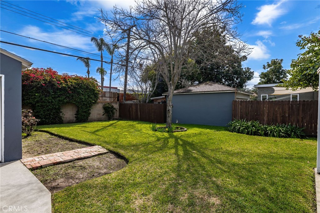 3444 S Sycamore Avenue