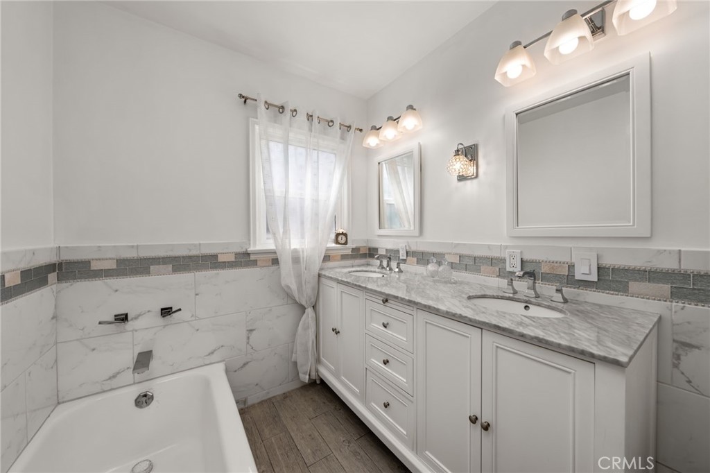 3444 S Sycamore Avenue