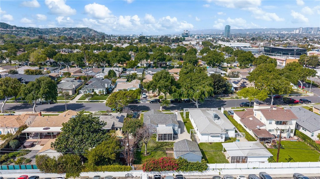 3444 S Sycamore Avenue