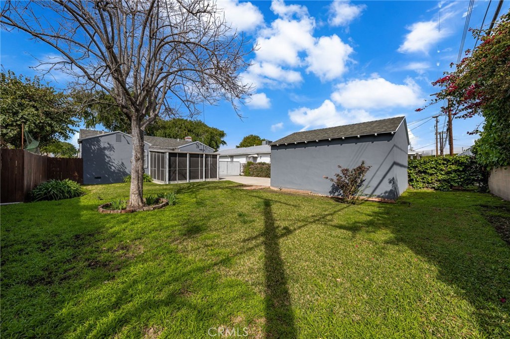 3444 S Sycamore Avenue