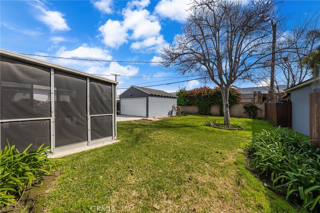 3444 S Sycamore Avenue