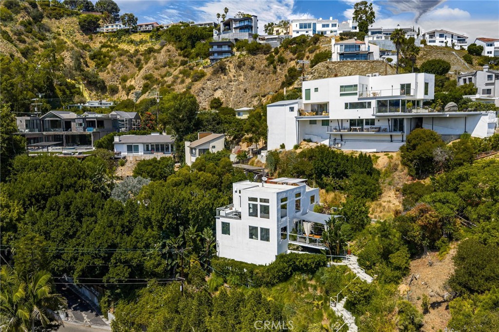 1690 N Crescent Heights