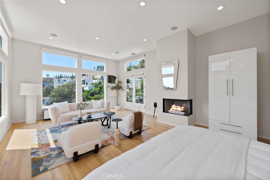 1690 N Crescent Heights