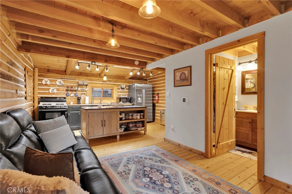 788 Buckingham Square