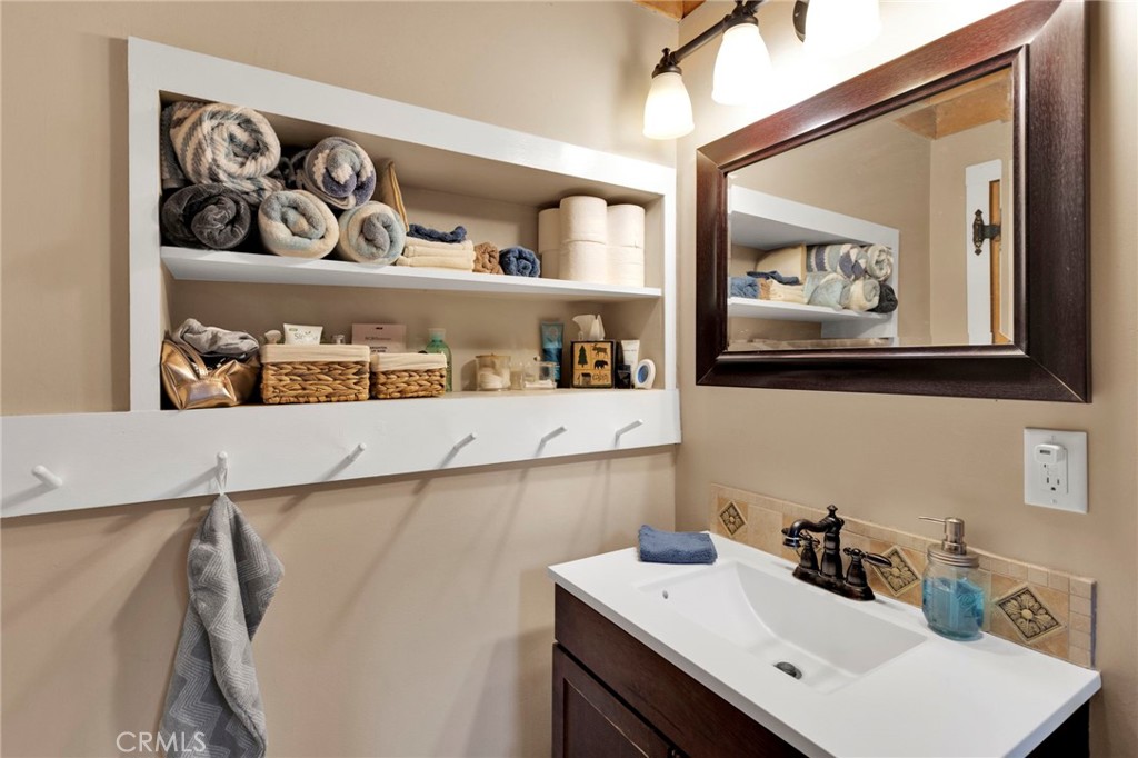 788 Buckingham Square