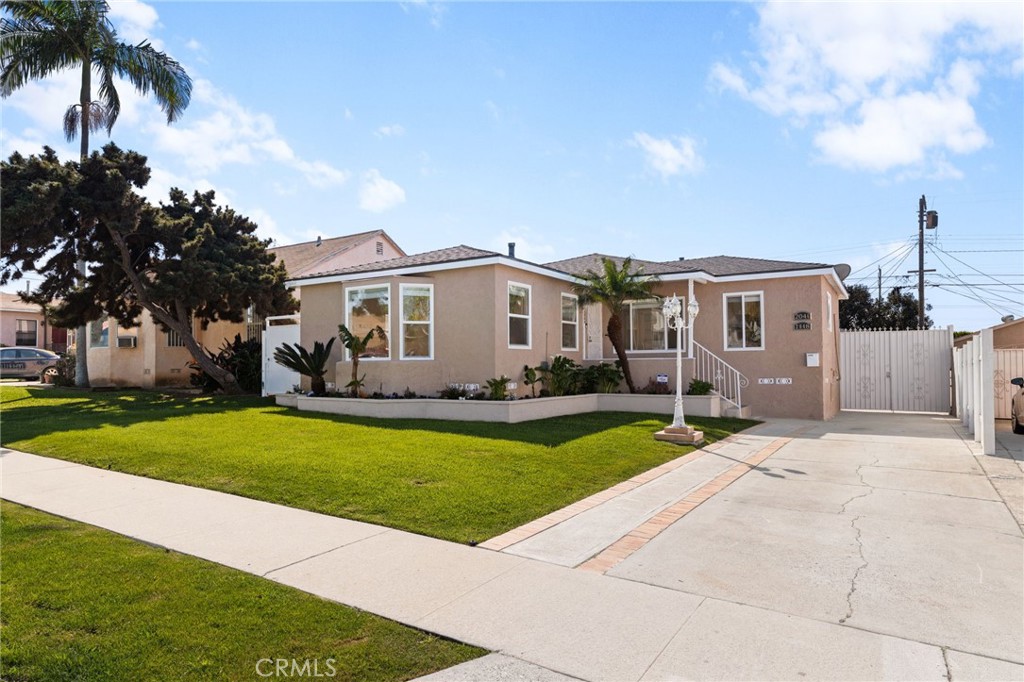 2046 W 112th