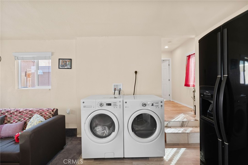 2046 W 112th
