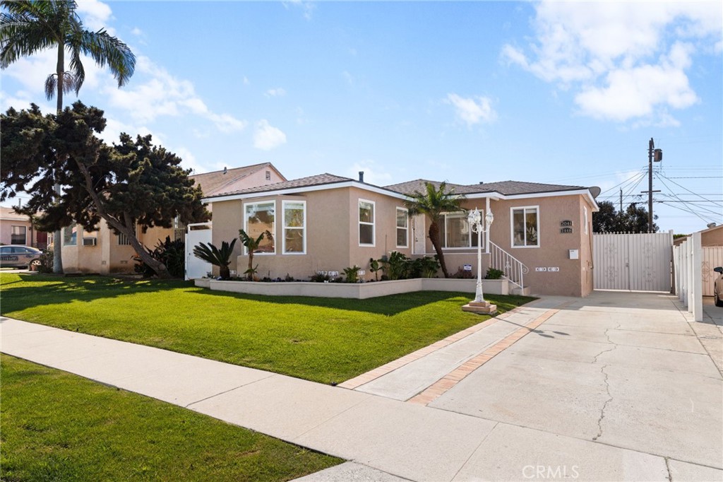 2046 W 112th