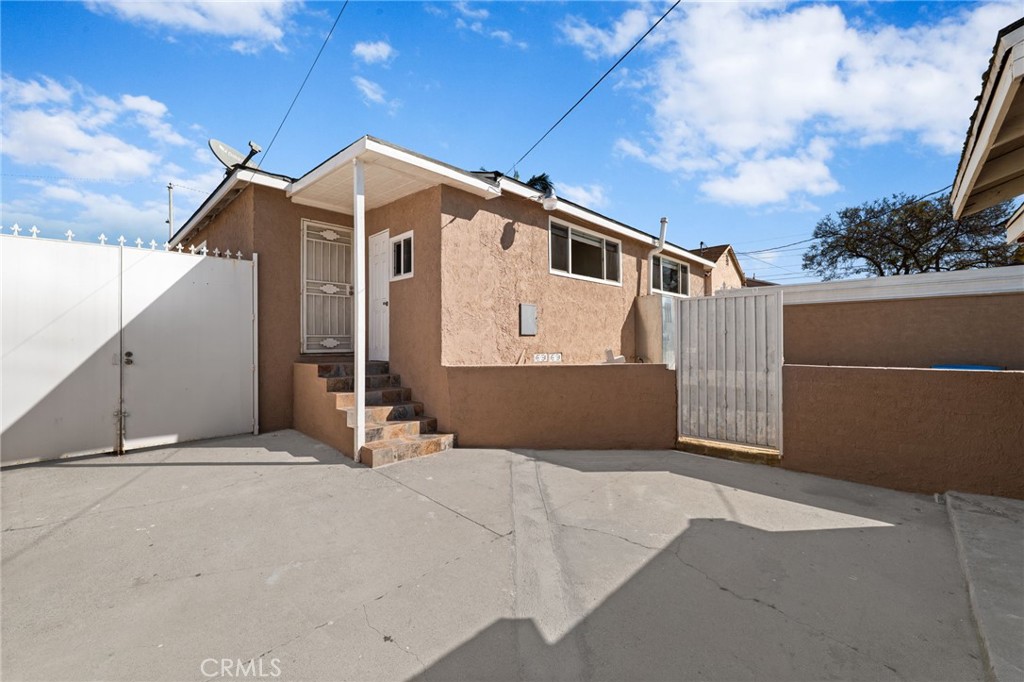 2046 W 112th
