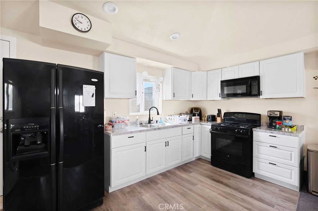2046 W 112th