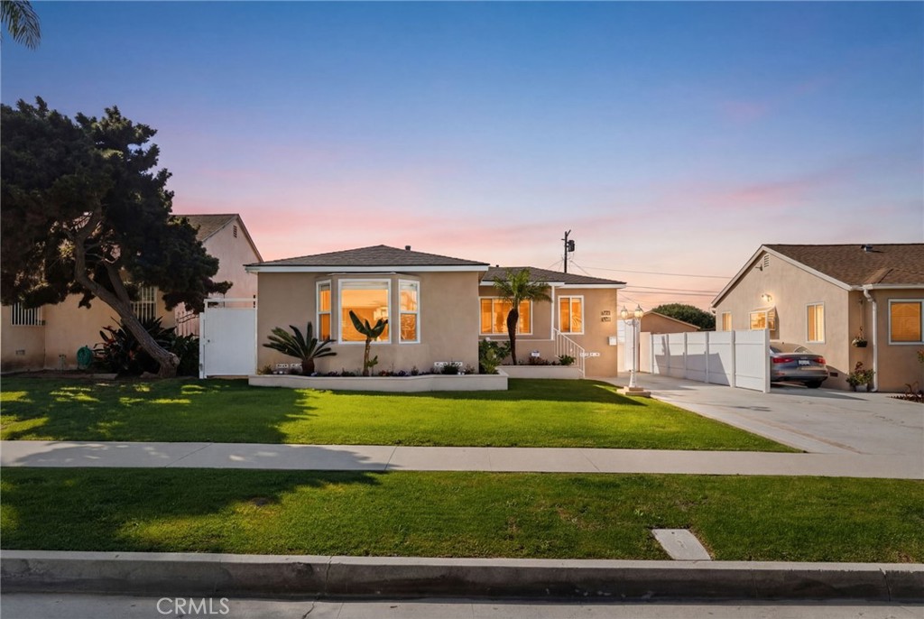 2046 W 112th