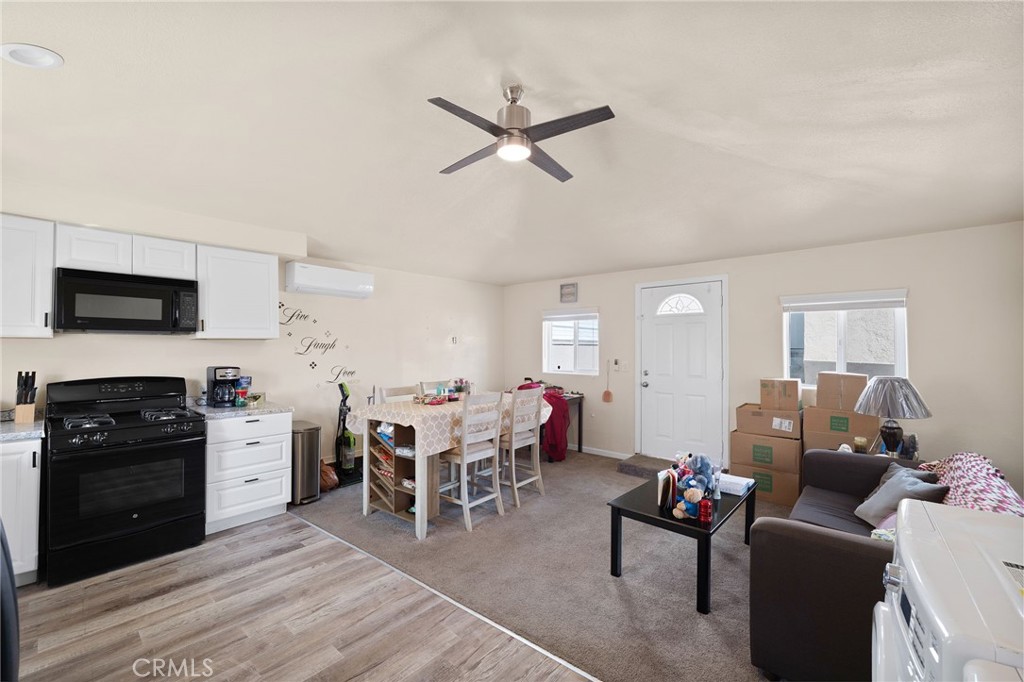 2046 W 112th