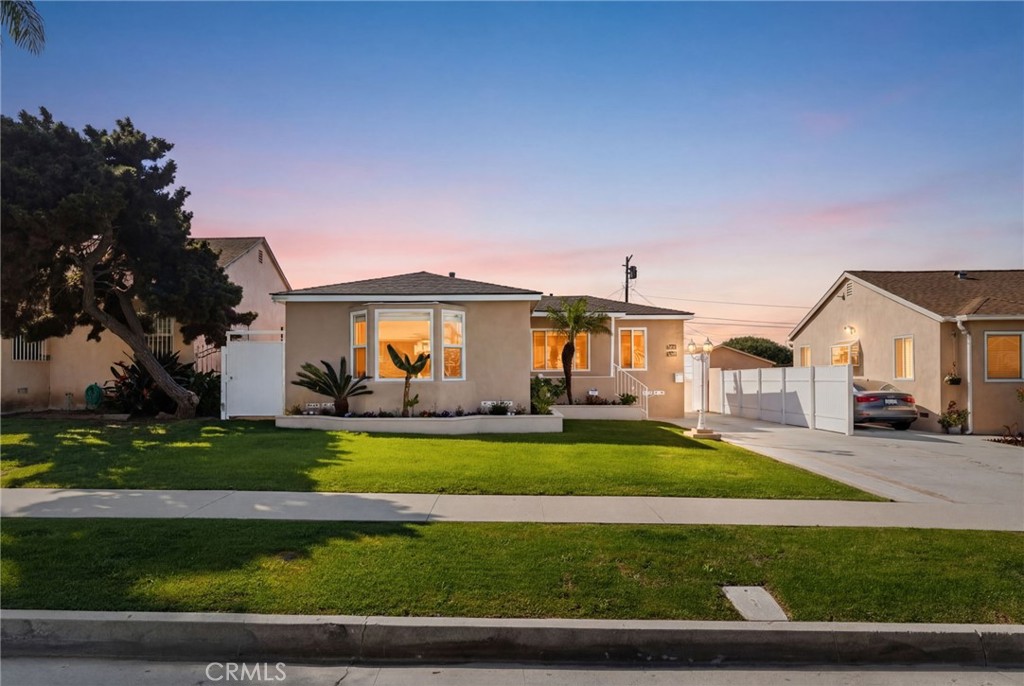 2046 W 112th