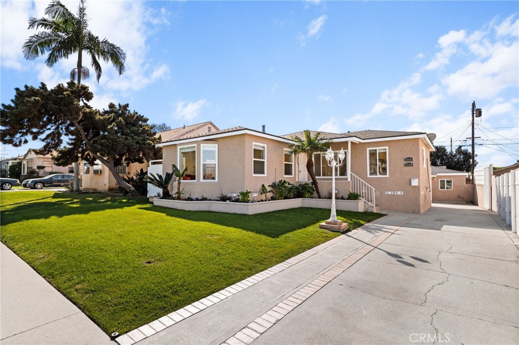 2046 W 112th