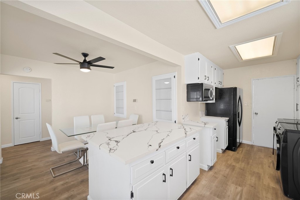 2046 W 112th