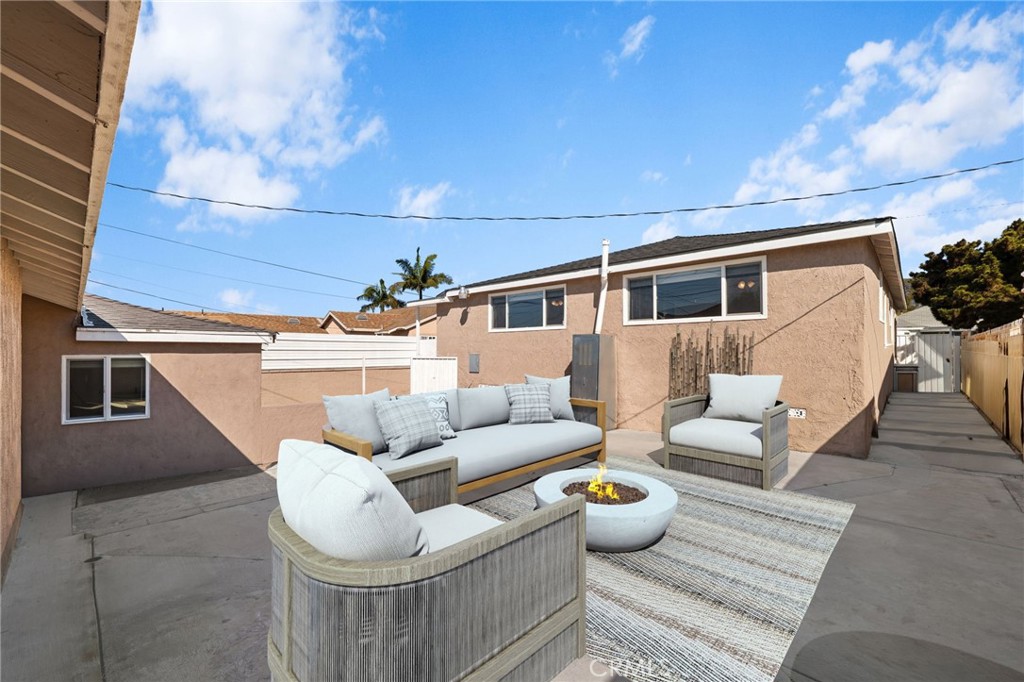 2046 W 112th