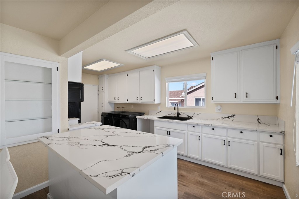 2046 W 112th
