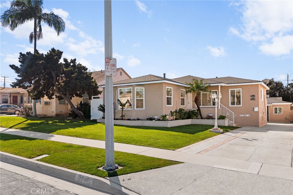2046 W 112th
