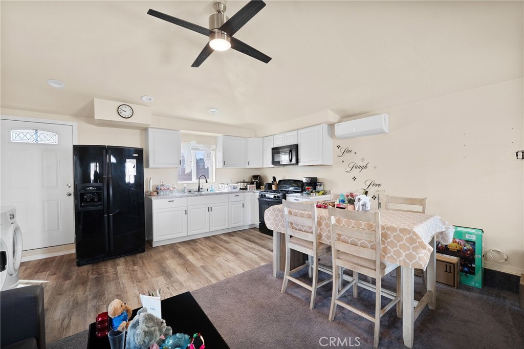 2046 W 112th