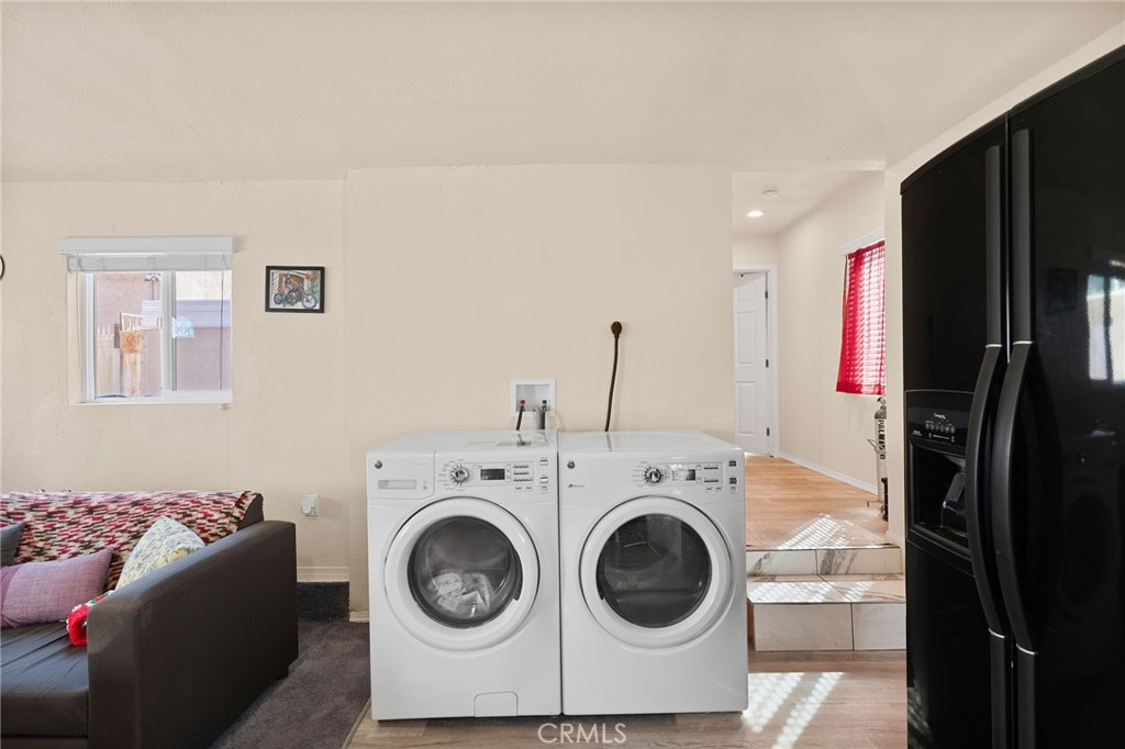 2046 W 112th
