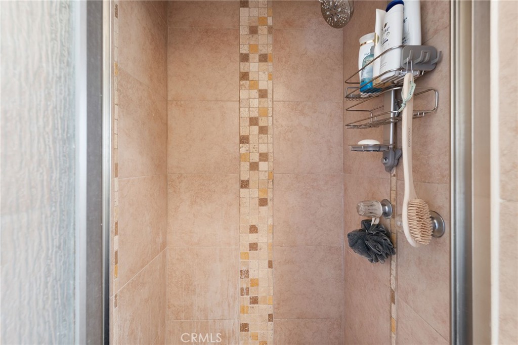 2046 W 112th