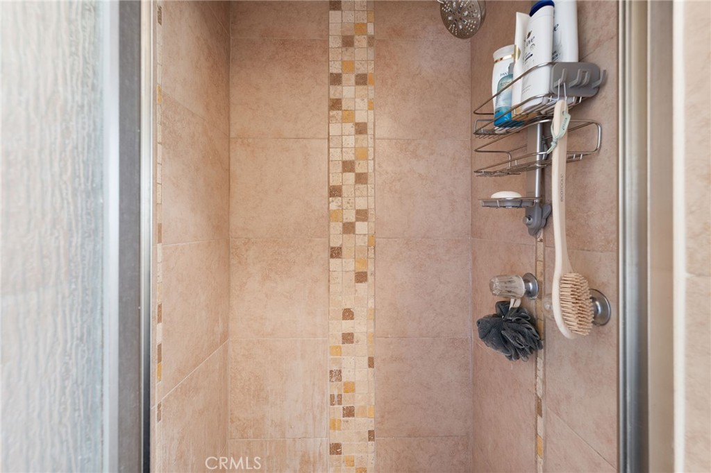 2046 W 112th