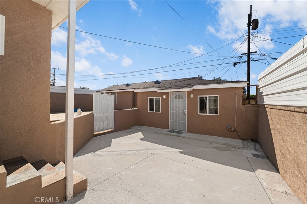 2046 W 112th