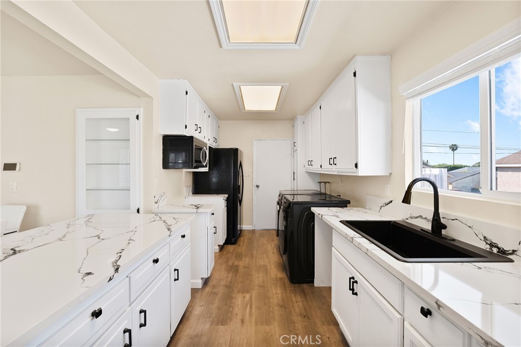 2046 W 112th