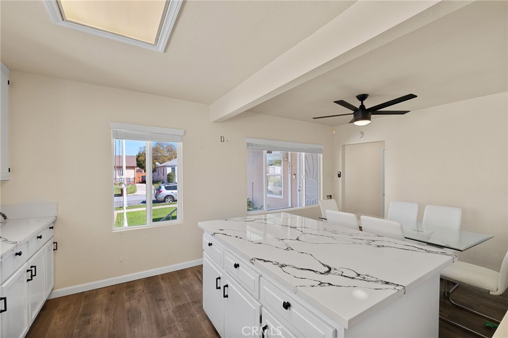 2046 W 112th