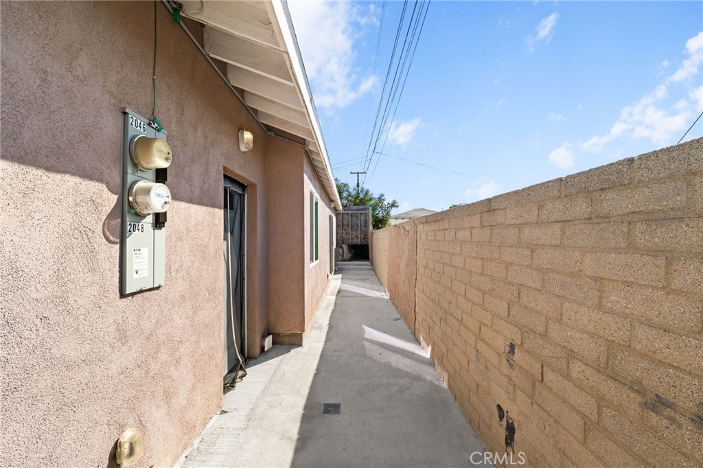 2046 W 112th