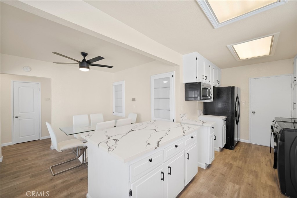 2046 W 112th
