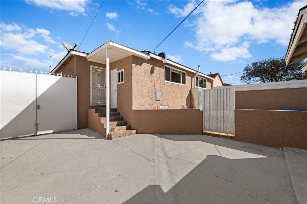 2046 W 112th
