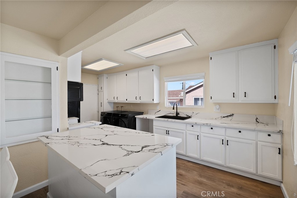 2046 W 112th