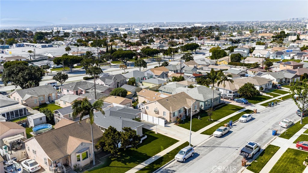 2046 W 112th