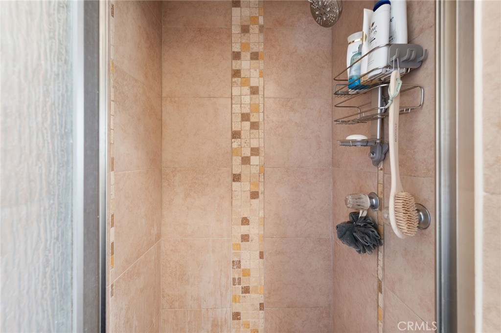 2046 W 112th