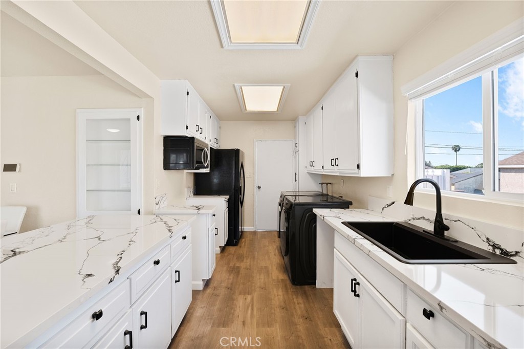 2046 W 112th