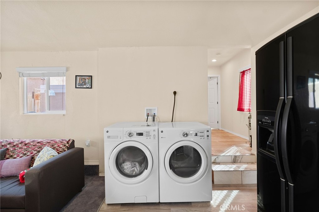 2046 W 112th