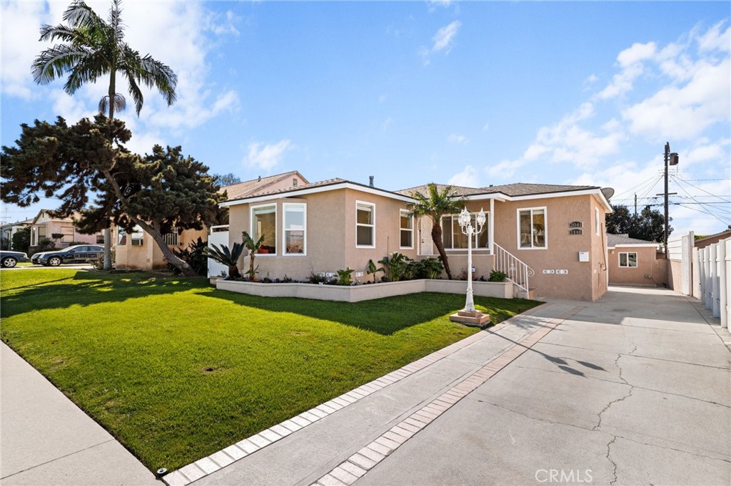 2046 W 112th