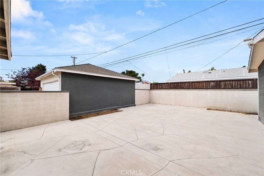 2335 Carfax