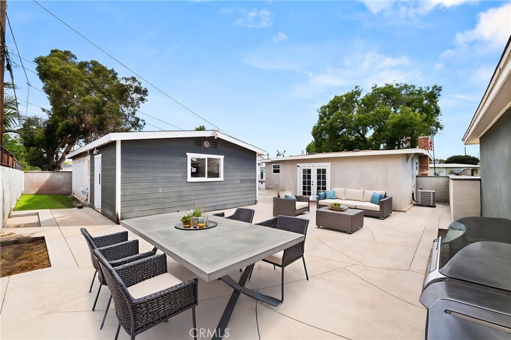 2335 Carfax