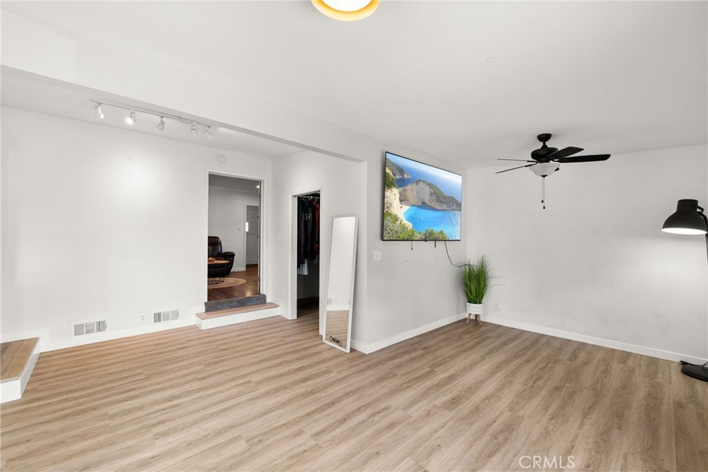 2335 Carfax