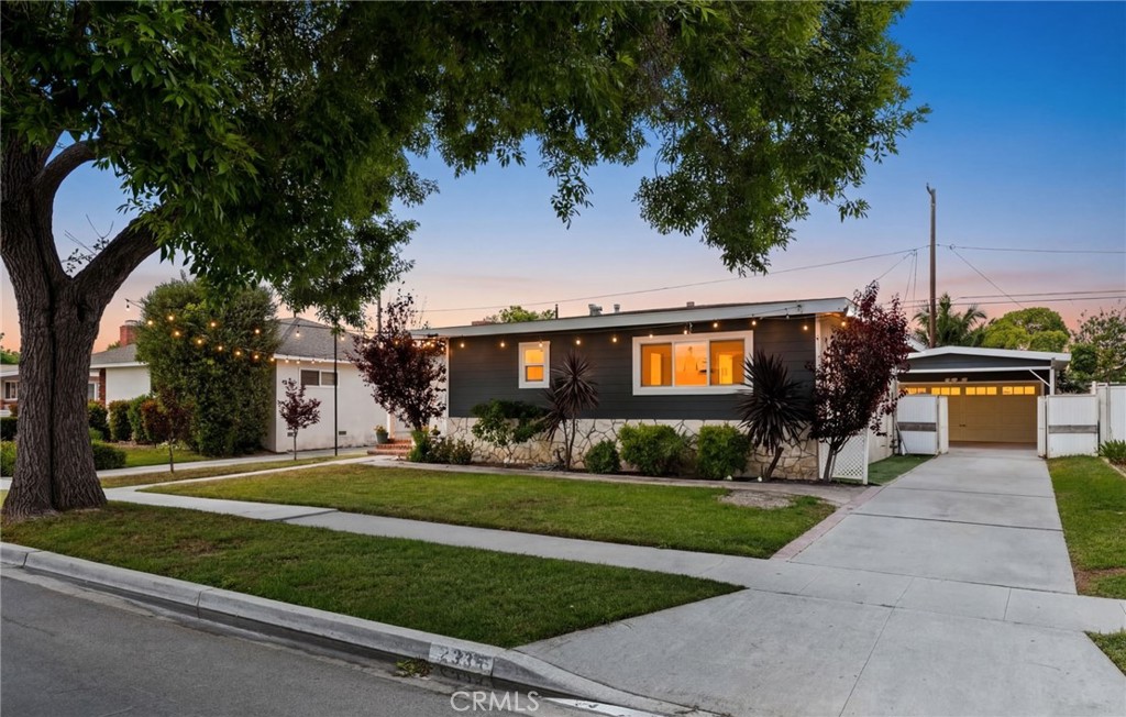 2335 Carfax
