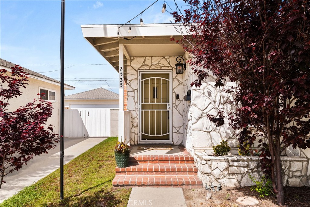 2335 Carfax