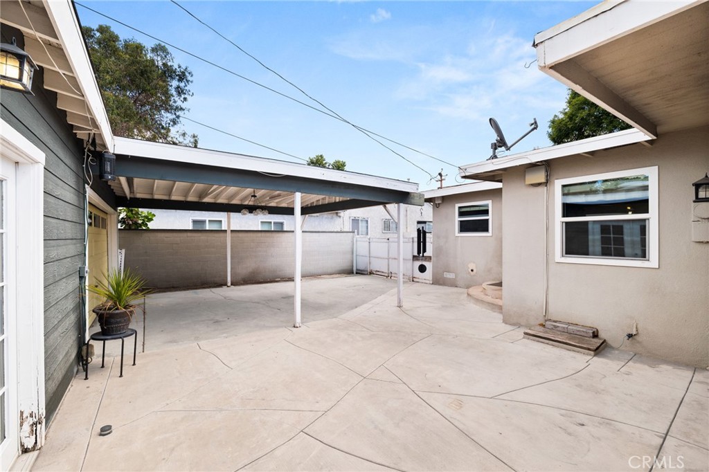 2335 Carfax